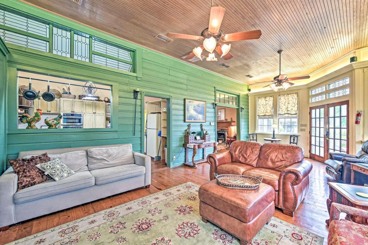 The Lilly House Historic Glen Rose Home With Porch! Exterior photo