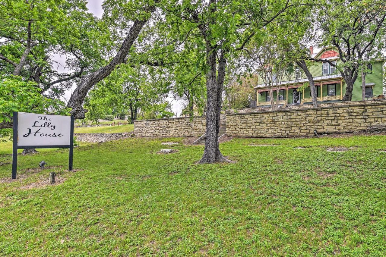 The Lilly House Historic Glen Rose Home With Porch! Exterior photo