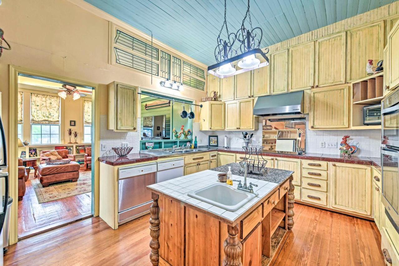 The Lilly House Historic Glen Rose Home With Porch! Exterior photo